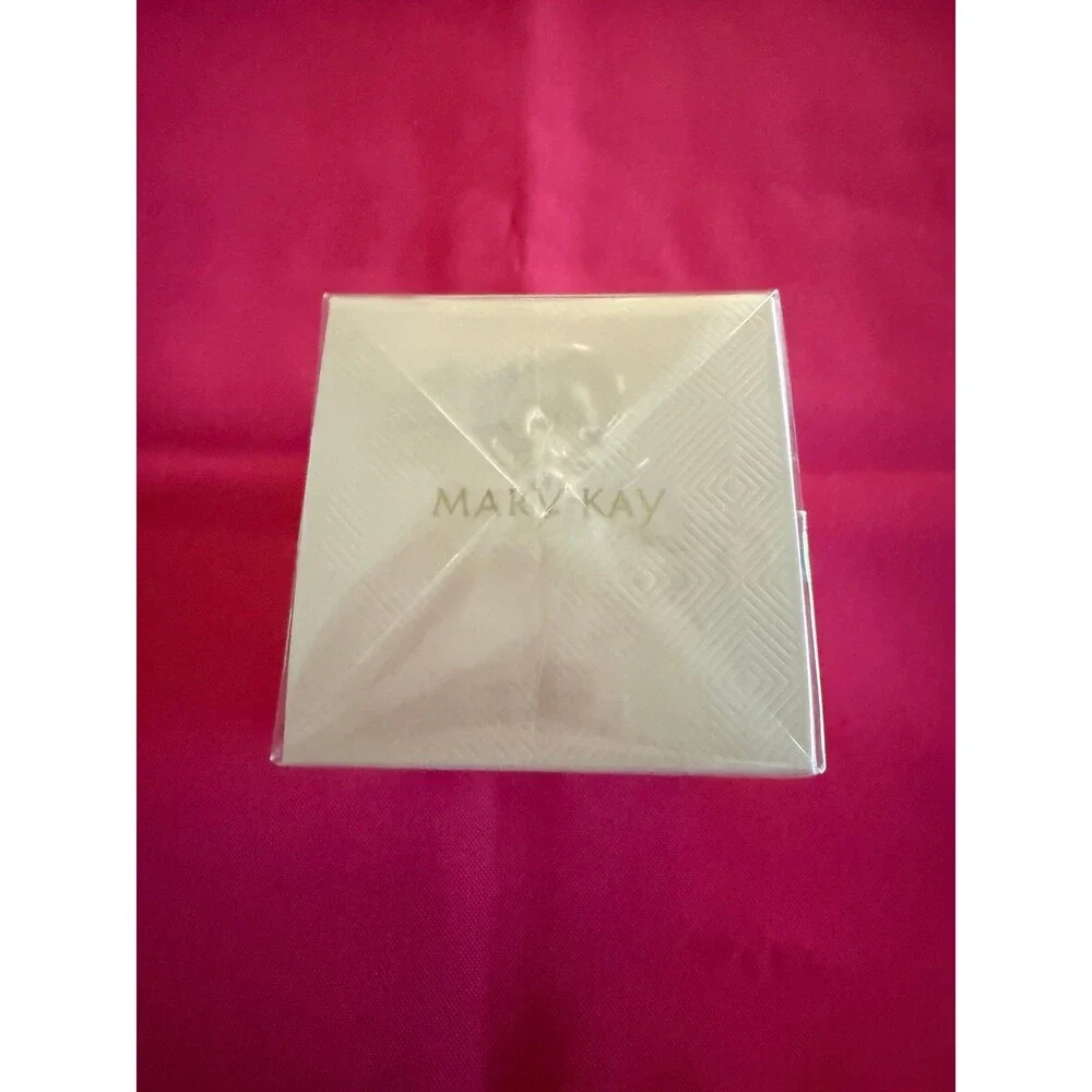 Mary Kay Illuminea Extrait de Parfum New in Box Sealed 1.6 oz FREE SHIPPING - Picture 3 of 5